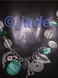 ))  le collier  de jade !! Sautoir breloques et pierres couleur jade