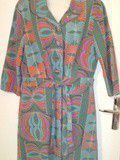 Robe courte vintage dans les tons vert, orange et rose. t.38/40
