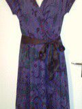 Robe vintage violette foncée avec motifs  japonisants 