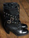 Boots cloutées militaire – 20 euros