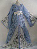 La robe takchita bleu est reservee